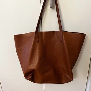 Cuyana classic tote